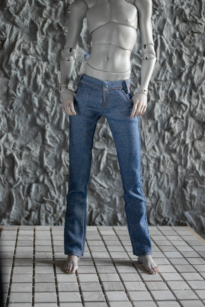 Low fitting blue jeans for  BJD men.