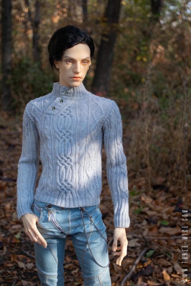 Hand knitted sweater from merino yarn for LLT Ballerino