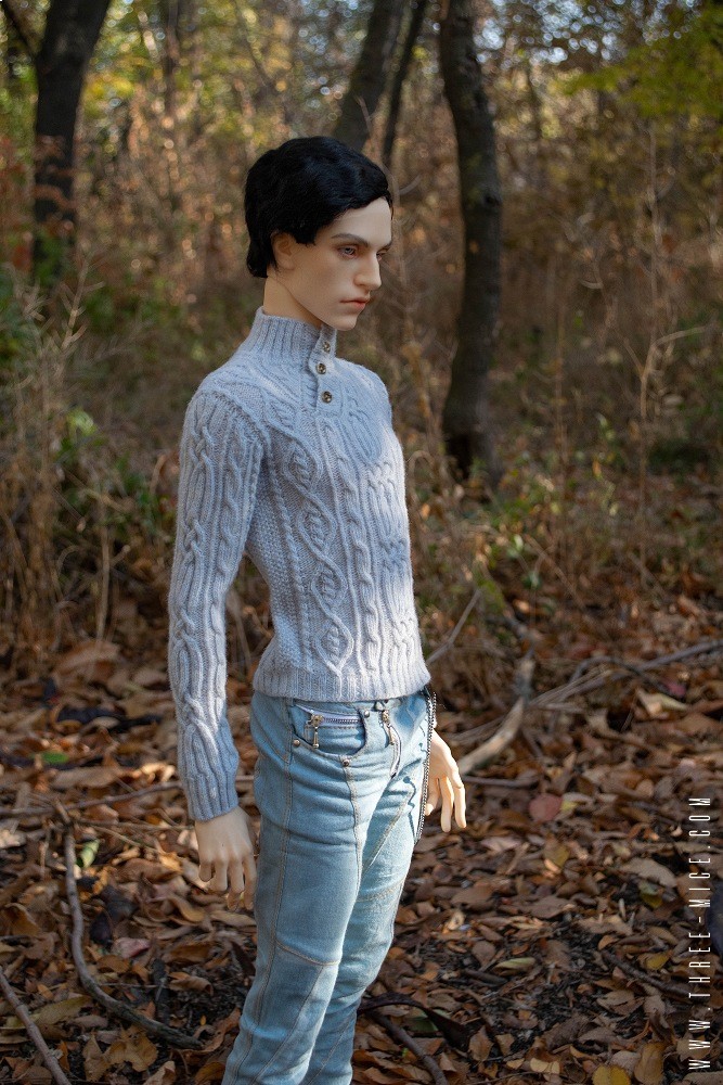Light blue sweater from merino yarn for LLT Ballerino