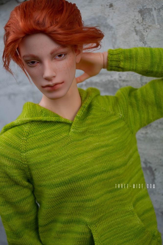 Handknitted apple-green hoodie for 70cm BJD boy