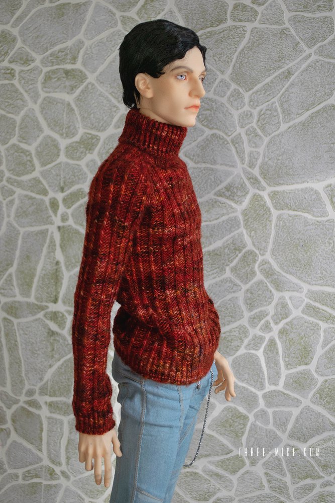 Handknitted red sweater for LLT Ballerino