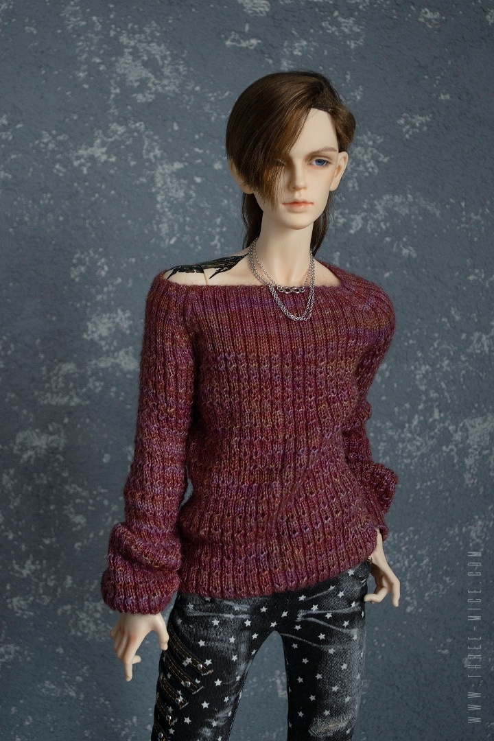 Oversized sweater for SD BJD. It  fits for Feeple65 male body, Granado Lads, etc.