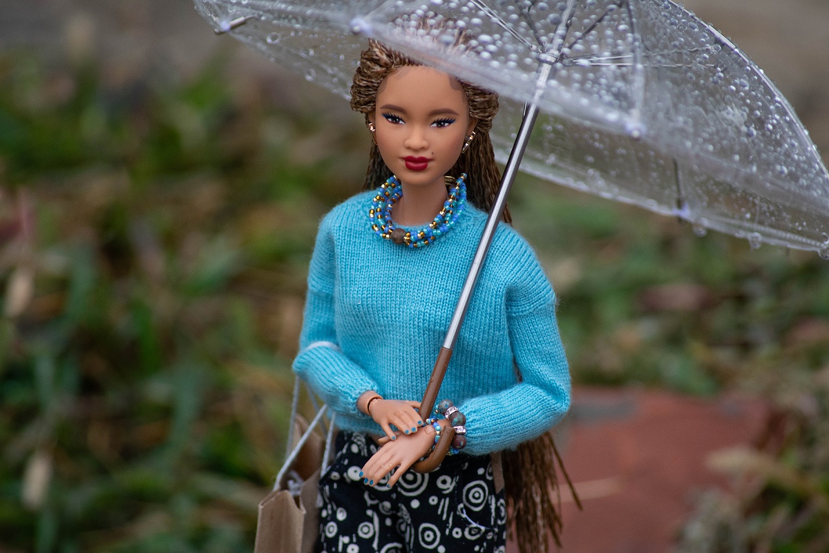 Light blue sweater for barbie